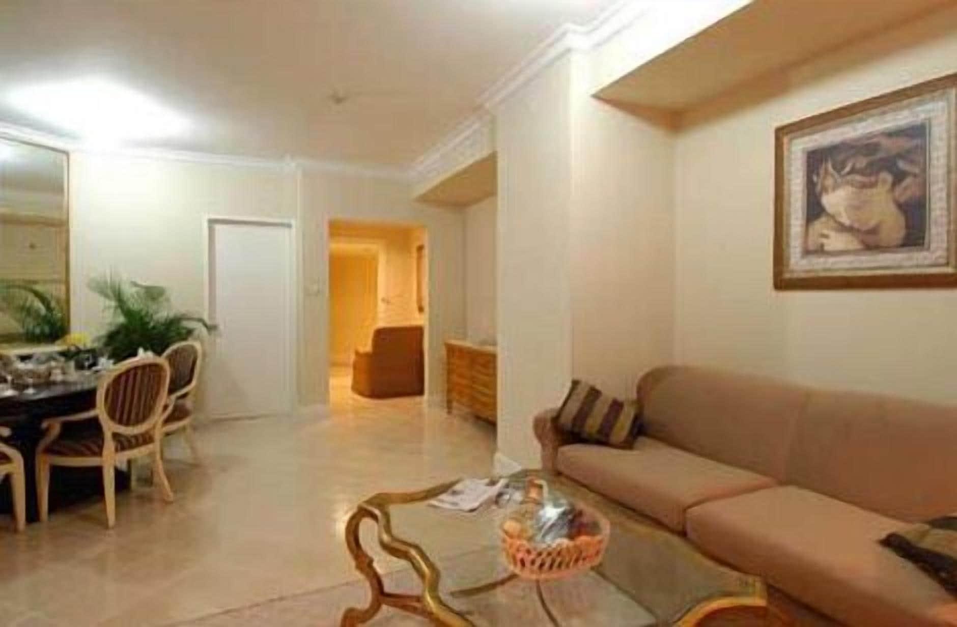 Batavia Hotel & Serviced Apartments Jakarta Jacarta Exterior foto