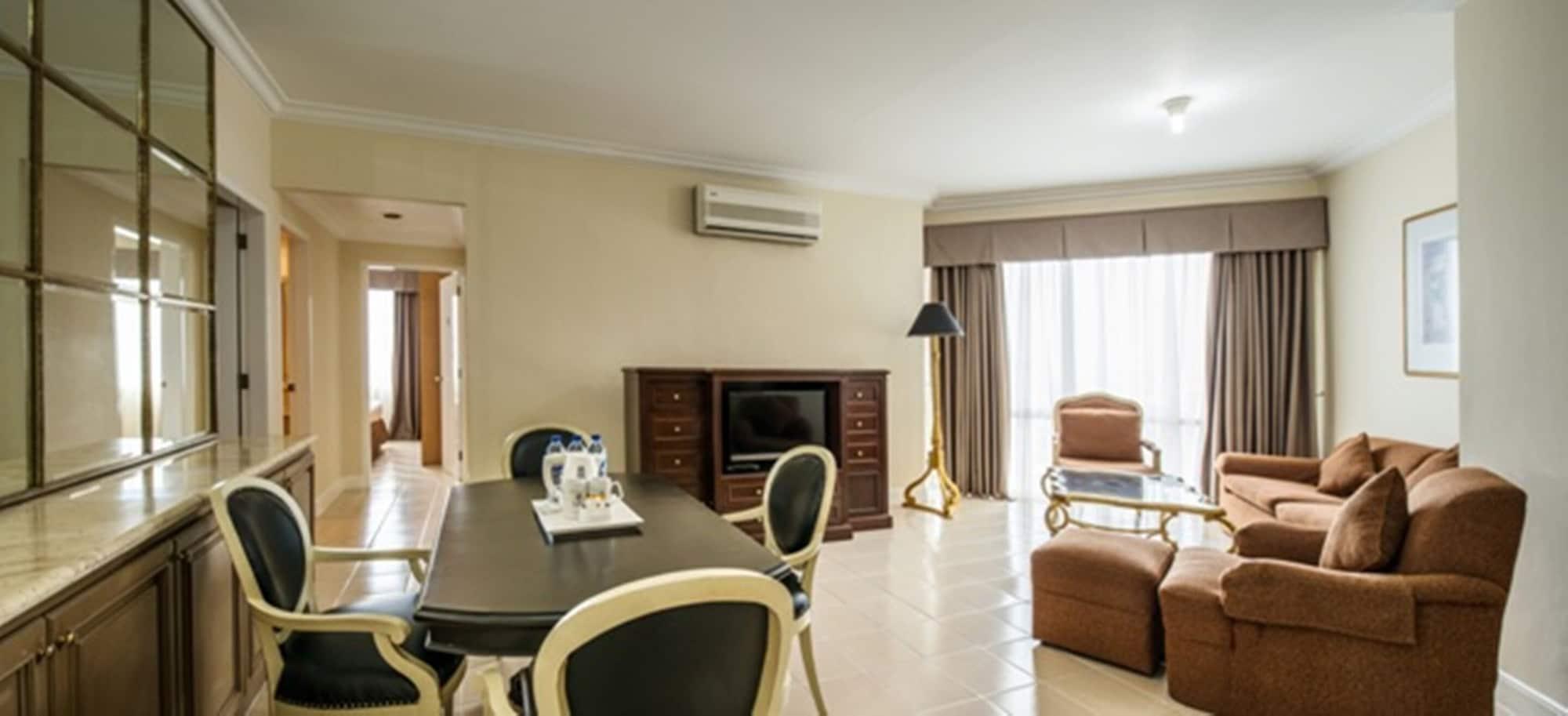 Batavia Hotel & Serviced Apartments Jakarta Jacarta Exterior foto