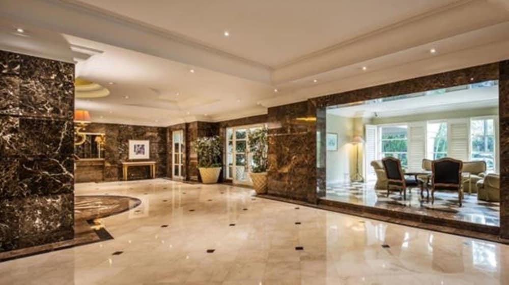 Batavia Hotel & Serviced Apartments Jakarta Jacarta Exterior foto