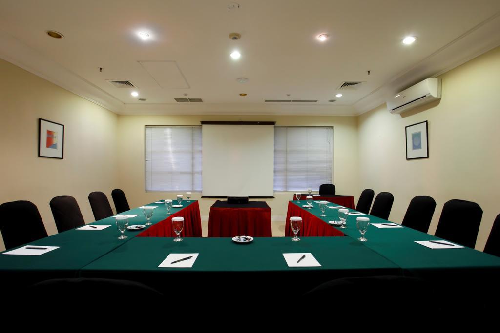 Batavia Hotel & Serviced Apartments Jakarta Jacarta Exterior foto