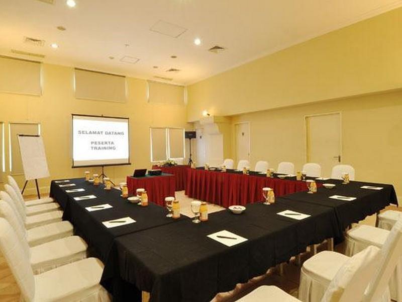 Batavia Hotel & Serviced Apartments Jakarta Jacarta Exterior foto