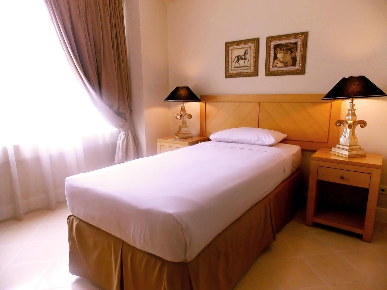 Batavia Hotel & Serviced Apartments Jakarta Jacarta Exterior foto