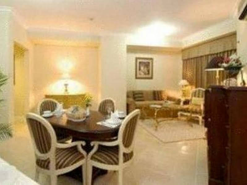 Batavia Hotel & Serviced Apartments Jakarta Jacarta Exterior foto